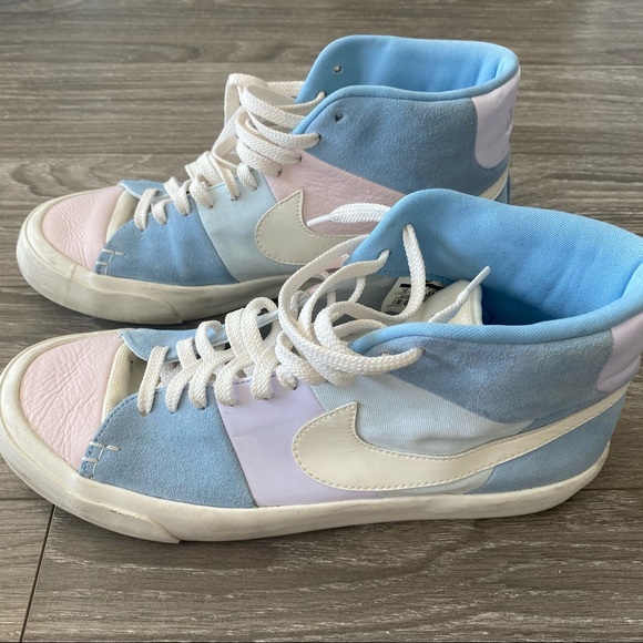 Nike Blazer Royal Easter Hightop - Picture 3 of 9
